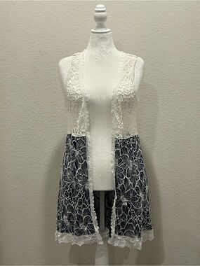 Lace Overlay Sleeveless Vest Cardigan - White & Navy